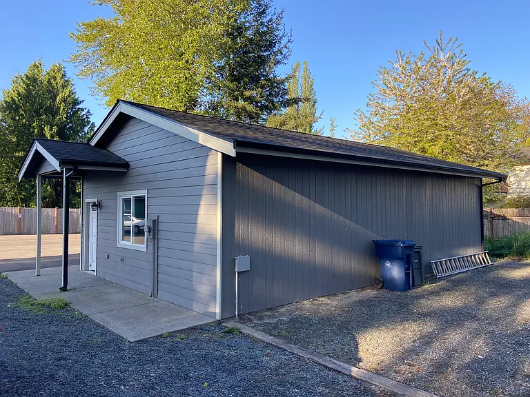 Large gravel side yard