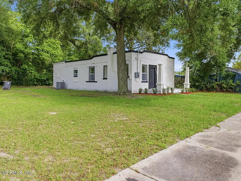 1715 Brackland St — Photo 14