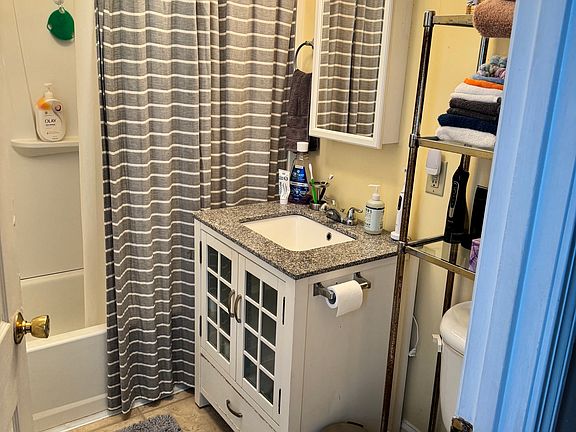 5th image of 23 Pinehurst Ave Floor 1