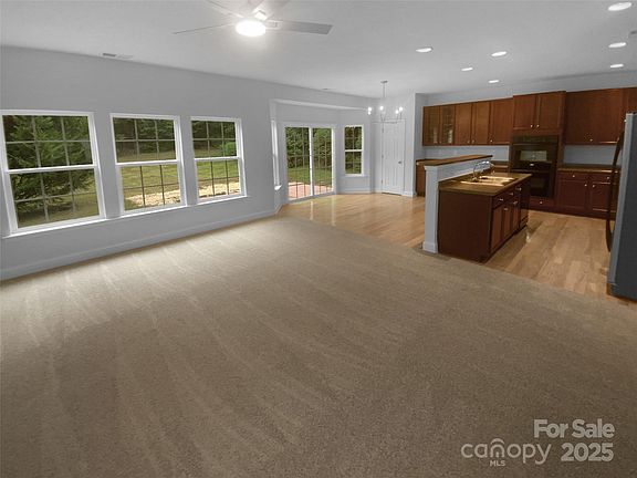 3rd image of 4324 Dianne Dr