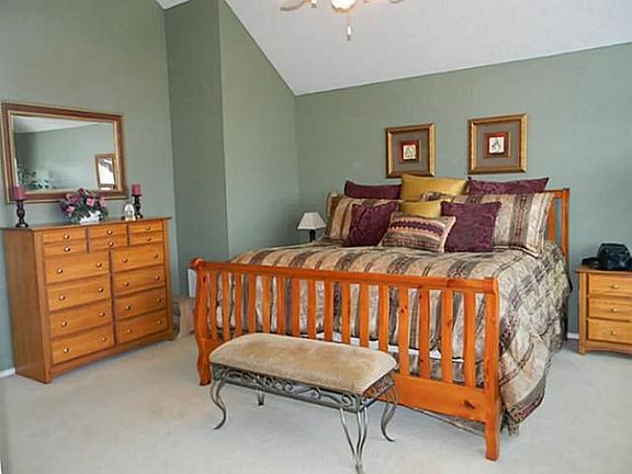 3rd image of 2044 Londonderry Dr