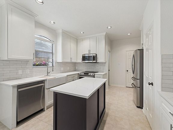 3rd image of 6418 Sugar Bush Drive