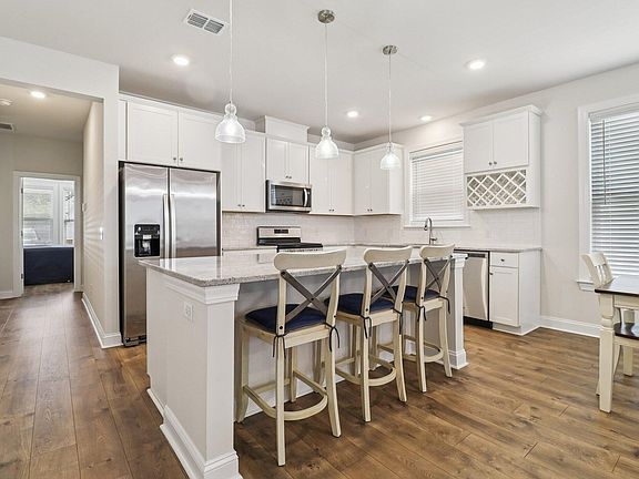3rd image of 157 Rowans Creek Dr