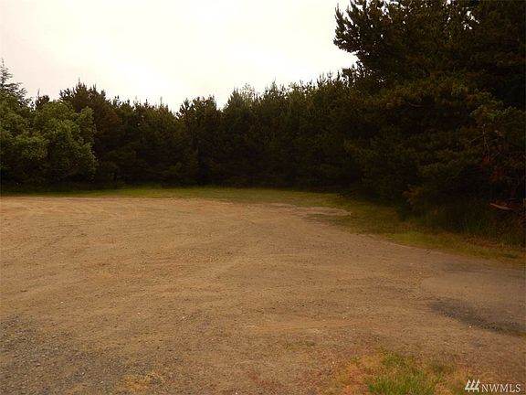 3rd image of 300 Ocean Beach Blvd S