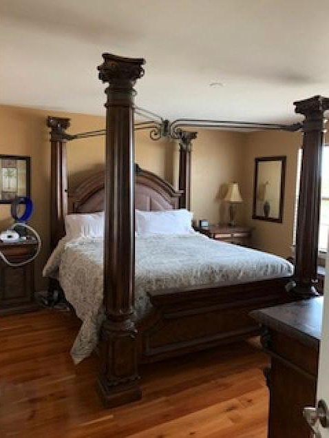 Beautiful Master Bedroom Suite with Full On-Suite and Walk-In Closet!