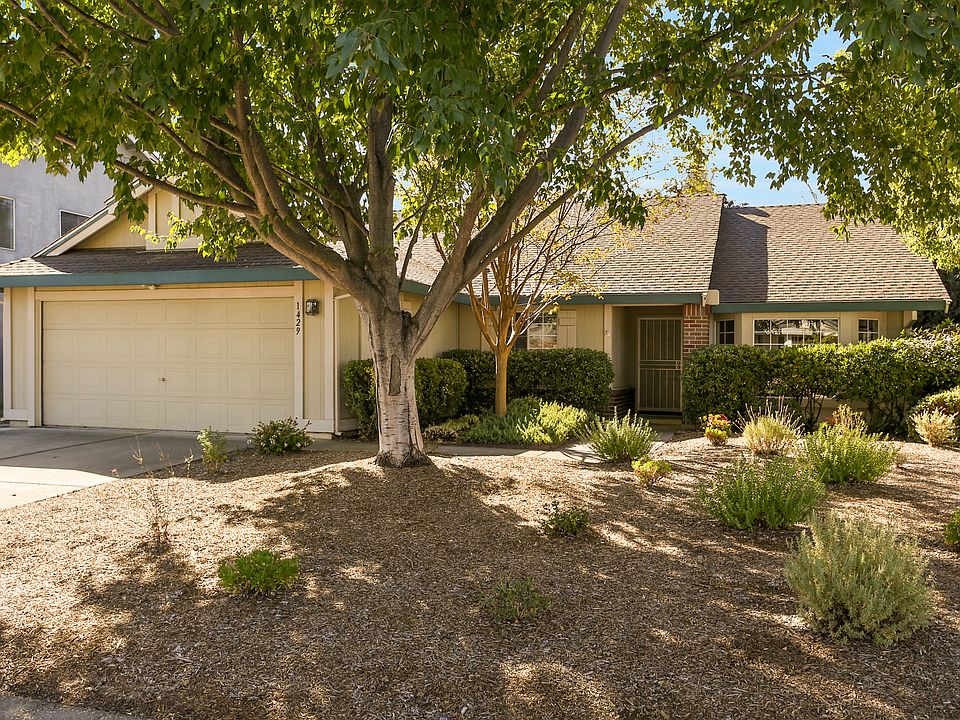 1st image of 1429 Everett Way