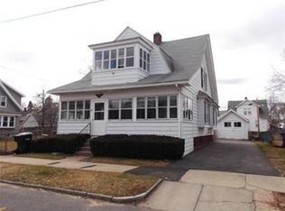 28 Itendale St, Springfield, MA 01108