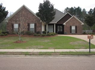422 Edgewood Xing, Brandon, MS 39042