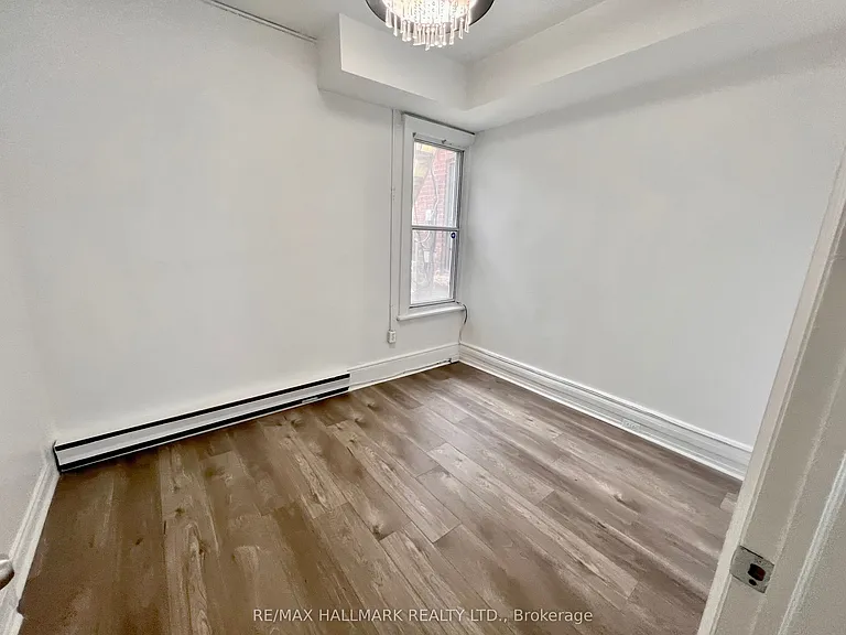 454 Bloor St W #1 — Photo 4