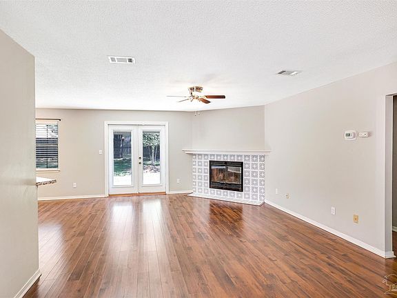 5th image of 7692 Charter Oaks Dr