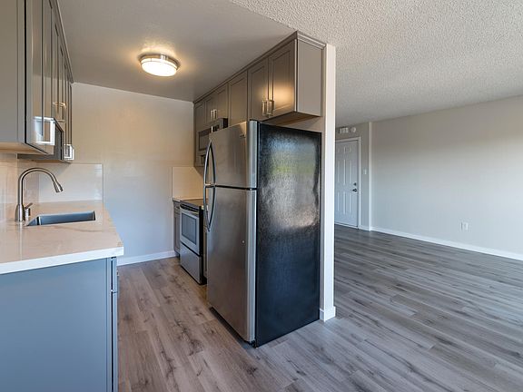 4th image of 391 Susie Way APT 2