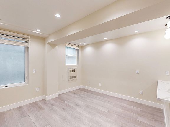 3rd image of 333 Hyde St #A