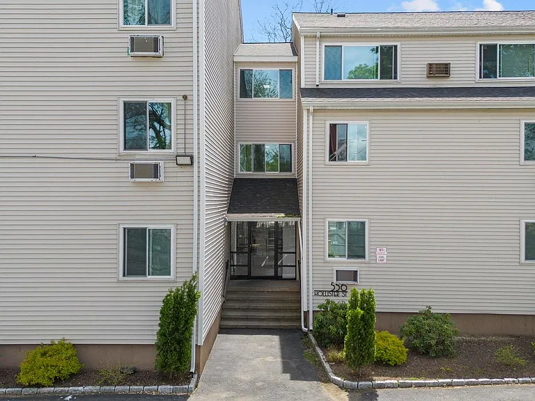 Cedar Heights — Photo 6