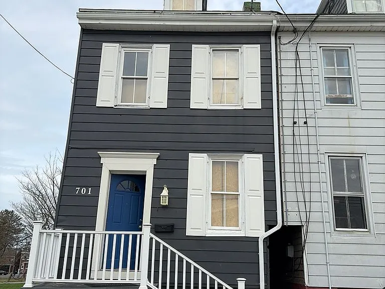 701 Vander Ave — Photo 1
