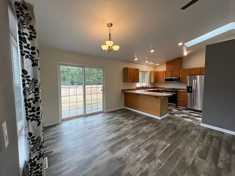 1360 Roma Rd — Photo 6