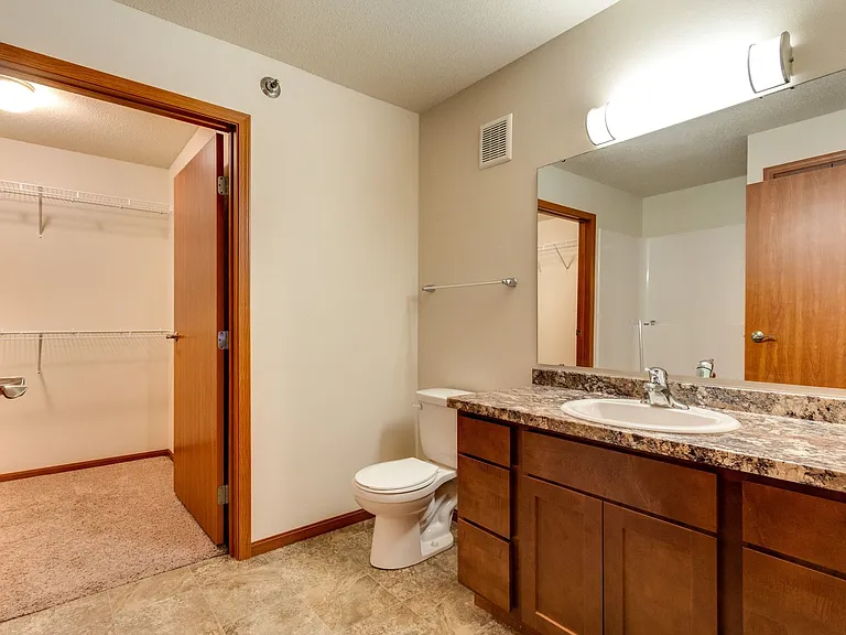 Southport Heights Apartments — Photo 54