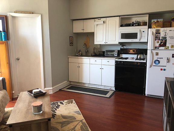 Living Room / Kitchen