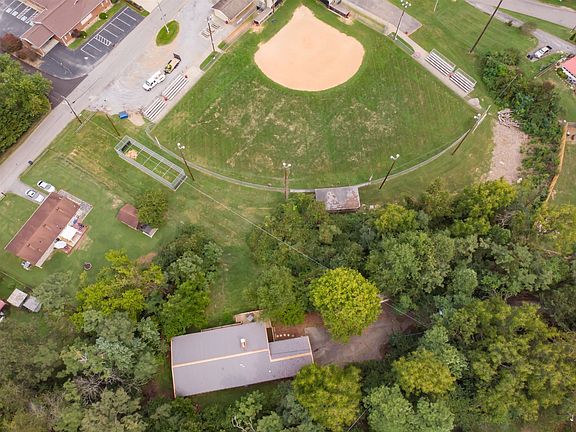 3rd image of 115 Knob Hill Dr