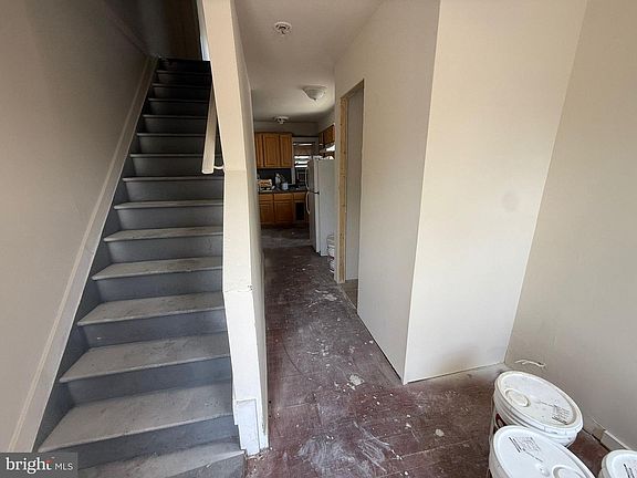 4th image of 1800 Eagle St