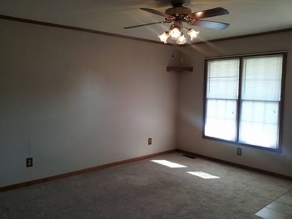 4th image of 105 Colonial Pkwy Unit B