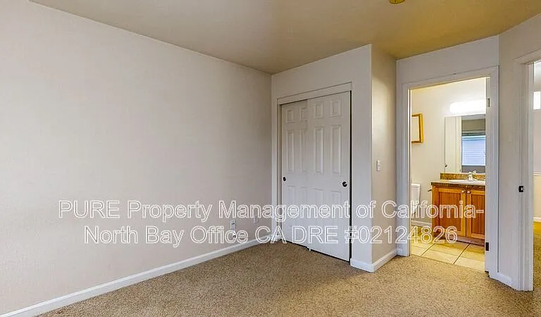 132 Treadway Ct — Photo 32