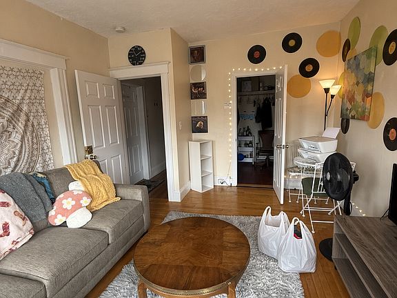 5th image of 139 Highland St #1