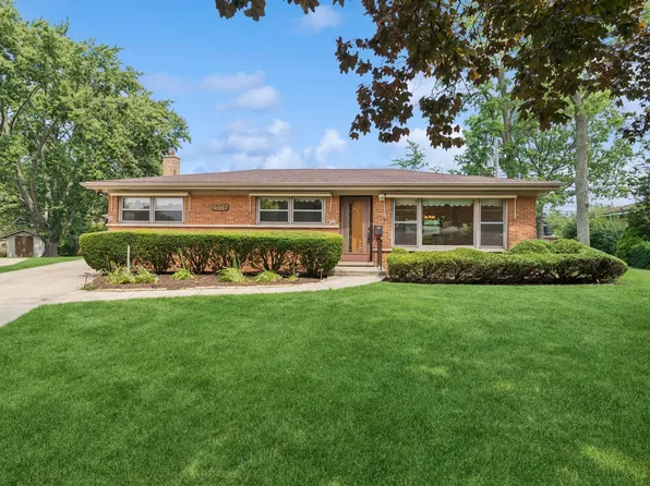 2528 William Ave, Glenview, IL 60025