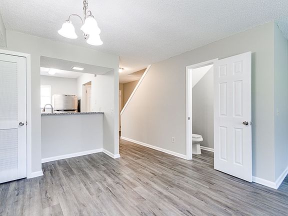 3rd image of 1357 Kingsley Ave #2A