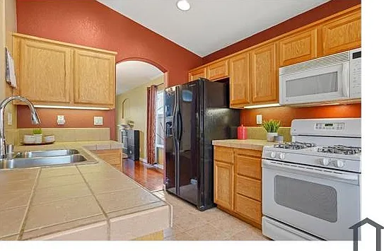 3 bed, 1950 sqft, $3,250 — Photo 4