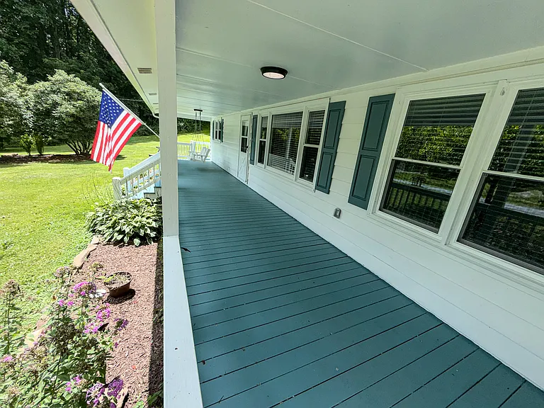 11 Corbin Ln — Photo 3