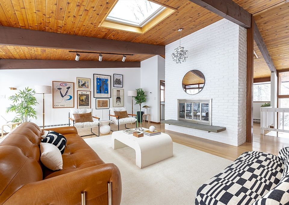 1st image of 134 Rangeley Rd