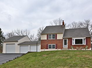 1127 Laurel Dr, West Chester, PA 19380