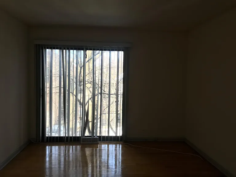 323 W Concord Pl #7 — Photo 4
