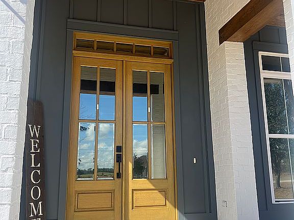 5th image of 2410 Timber Ln