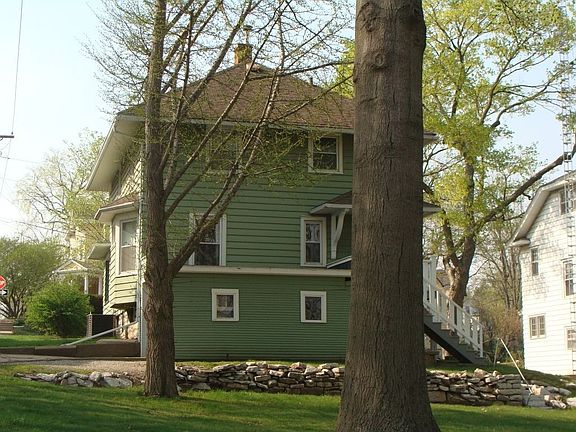 2nd image of 402 N Green St