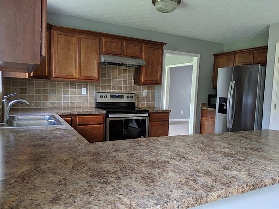 5th image of 937 Cobble Dr