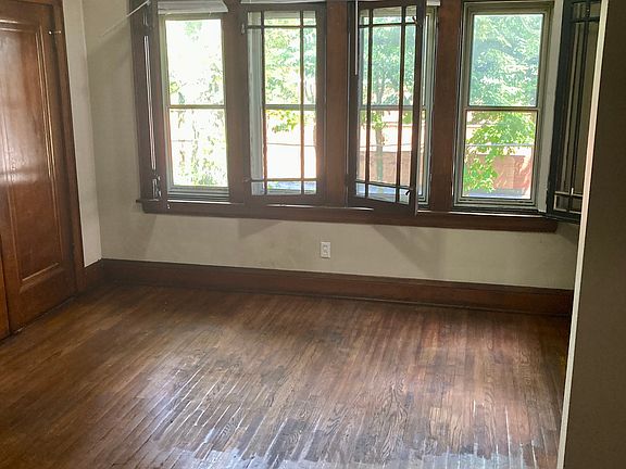 3rd image of 598 Blaine Ave APT 3
