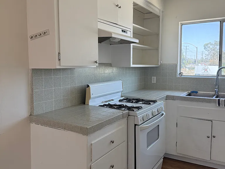 3502 Santa Fe Ave #1 — Photo 5