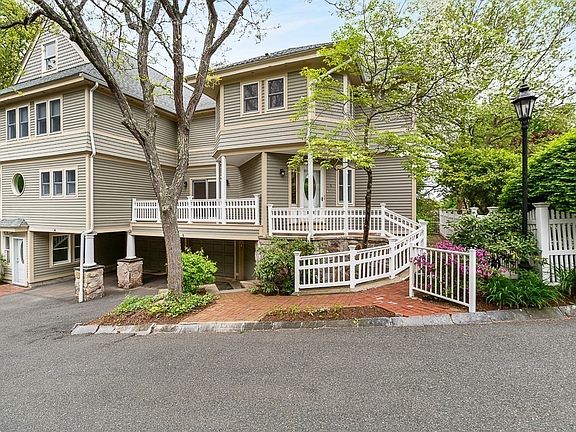 3rd image of 21 Pine St APT 5