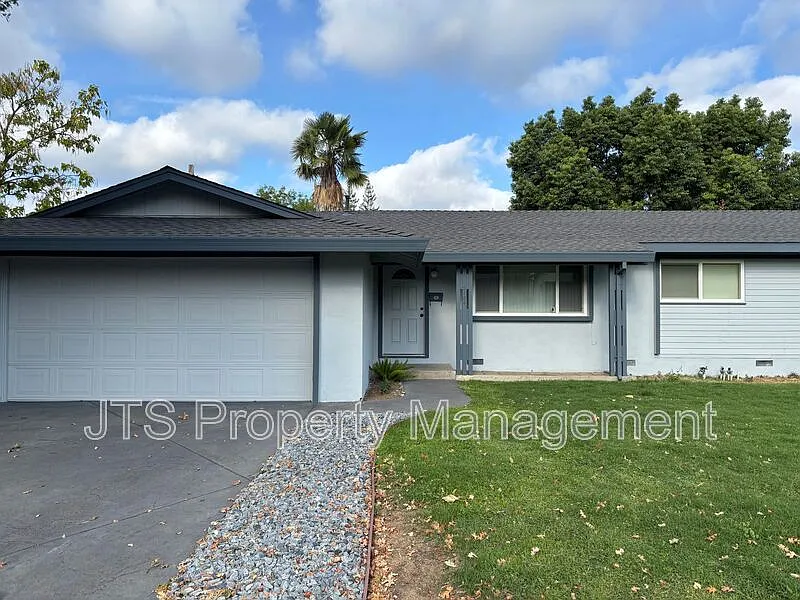 3 bed, 2.0 bath, 1068 sqft, $2,500 — Photo 3
