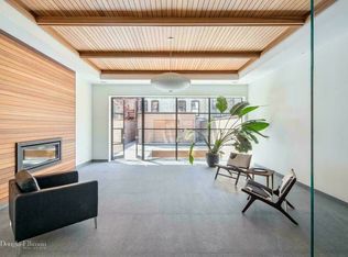 6 W 9th St, New York, NY 10011