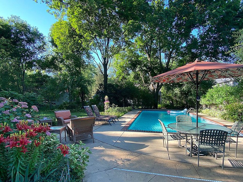 Heated pool