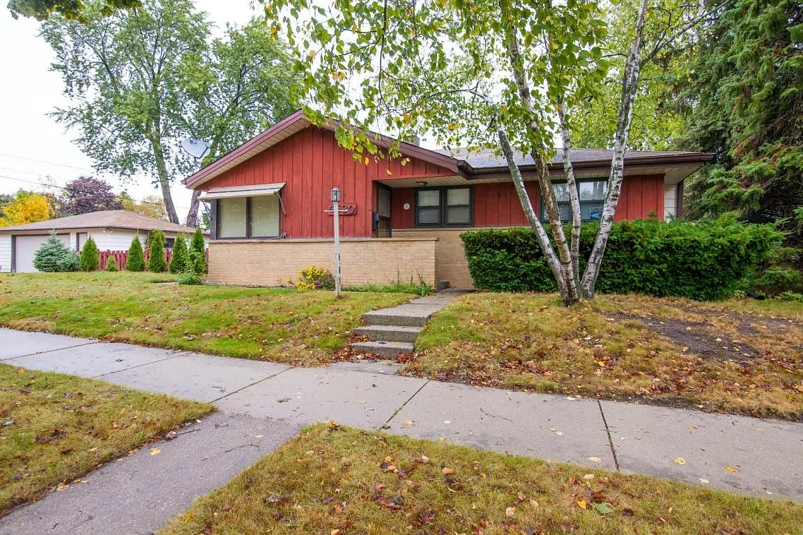 4530 N 87th St photo 1
