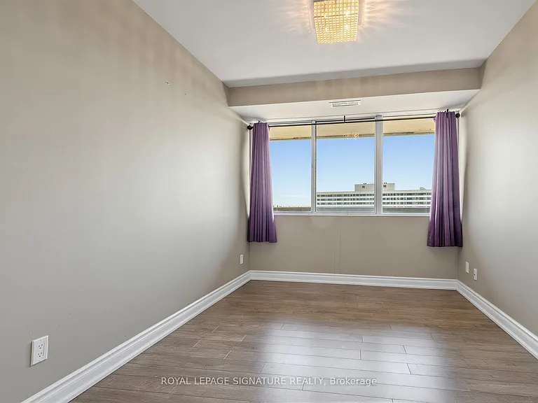 8111 Yonge St #1010 — Photo 19