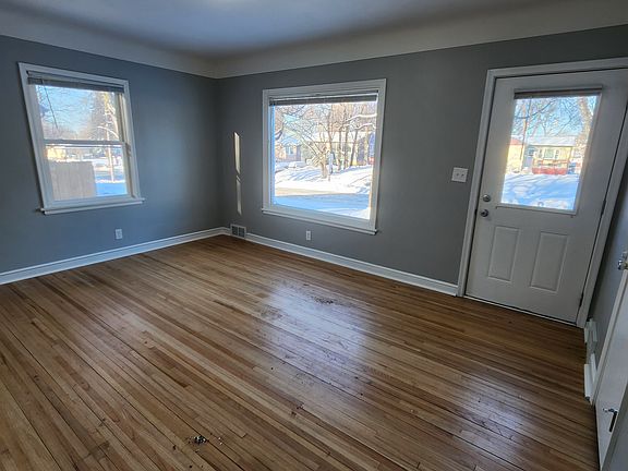 5th image of 1668 Westminster St