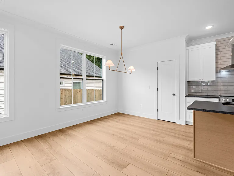 290 Morgan St — Photo 16