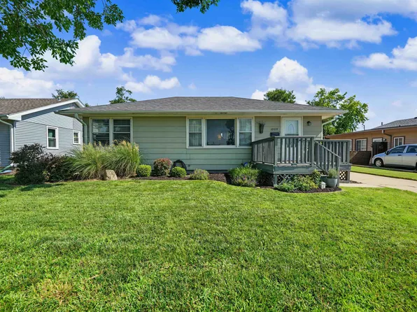 1009 E Claflin Ave, Salina, KS 67401
