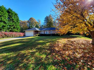 40 Blue Bird Ln, Brevard, NC 28712