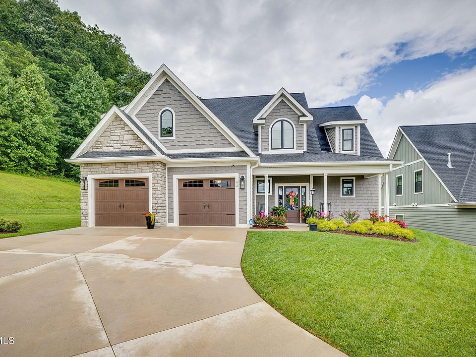 1st image of 92 Slonaker Cir