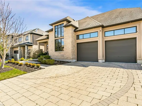 24 Jacob Gingrich Dr, Kitchener, ON N2P 2X9